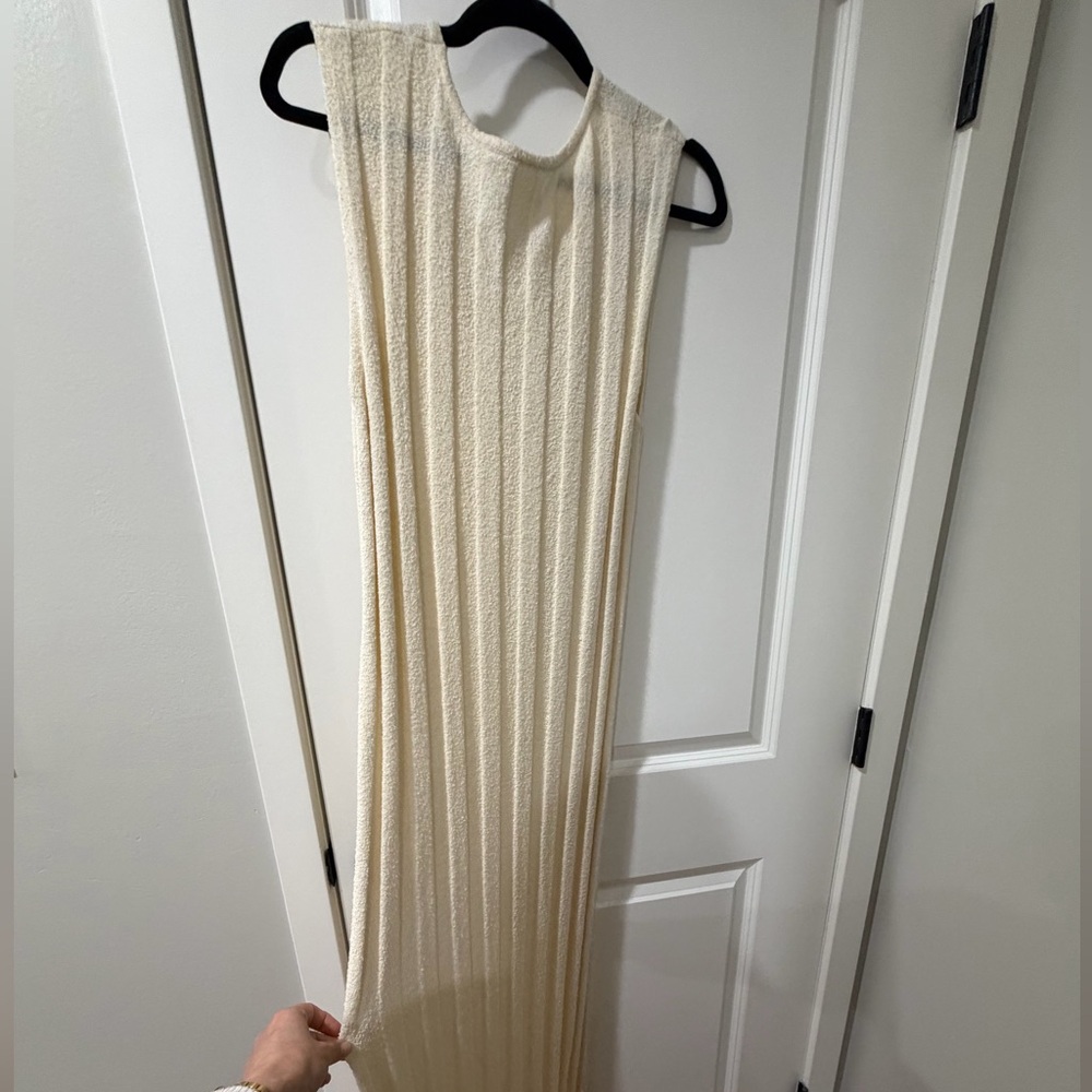Elegant Cream Ribbed Maxi Dress